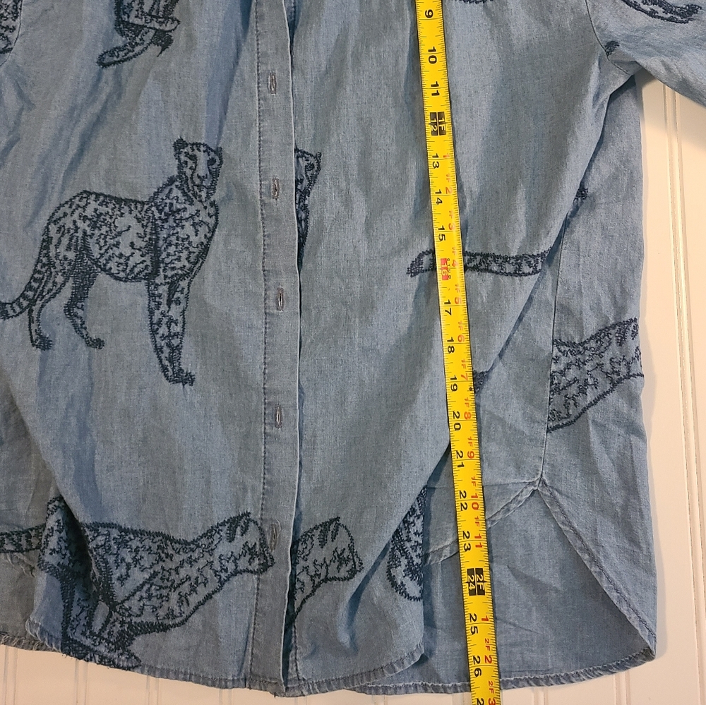 Embroidered Cheetah Chambray Button Down | 100% Cotton | Women’s L - Picture 9 of 12